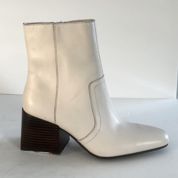 Blondo $149 Women Salome Waterproof Leather Chunky Block Heel Booties Size 6 NWT - Picture 6 of 10
